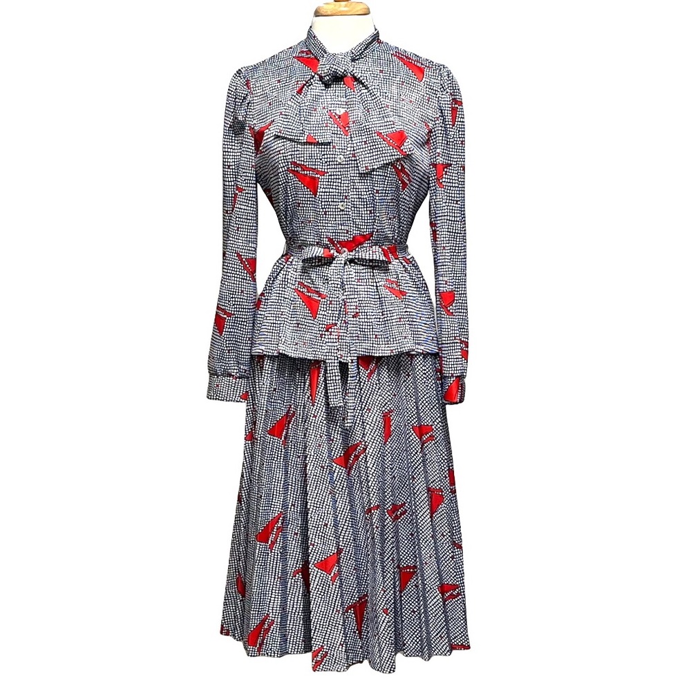 Vintage 70s Concepts 2 piece Skirt and Blouse Nautical Sailboat Pattern